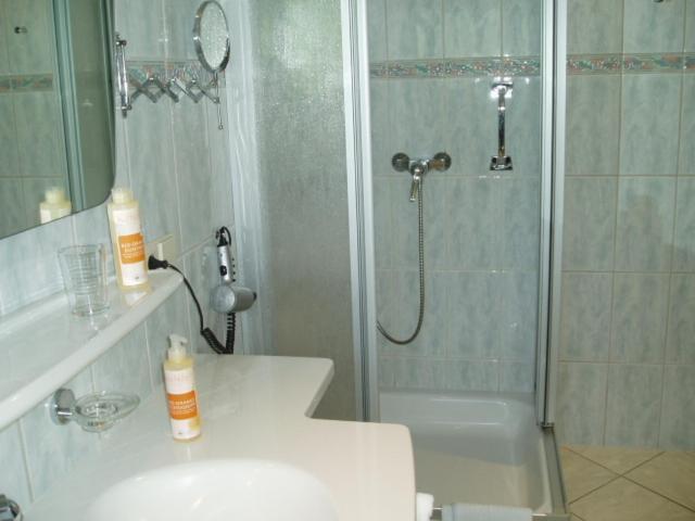 Schwarzwaldhotel / Wolfach Pokoj fotografie