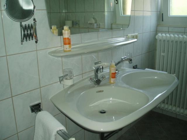 Schwarzwaldhotel / Wolfach Pokoj fotografie